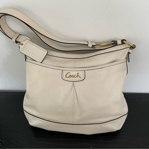 Vintage Coach Leather Hobo off-white